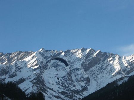 રોમેન્સ કરવા માટેનું પરફેક્ટ રોમેન્ટિક સ્થળ મનાલી