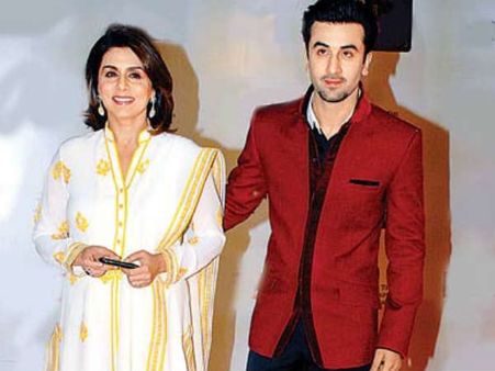 જુઓ સ્ટાર્સ લવિંગ મૉમ સાથે જુઓ સ્ટાર્સ લવિંગ મૉમ સાથે