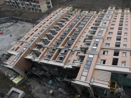 ઇતિહાસમાં નોંધાઇ ગયેલી ધરાશયી થયેલી 10 ઇમારતો