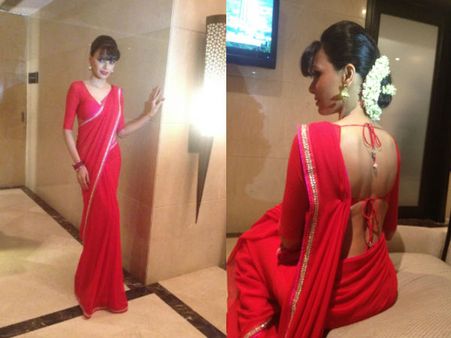 સાડીમાં પણ હૉટ દેખાતાં શર્લિન ચોપરા સાડીમાં પણ હૉટ દેખાતાં શર્લિન ચોપરા