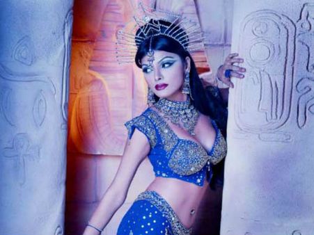 સાડીમાં પણ હૉટ દેખાતાં શર્લિન ચોપરા સાડીમાં પણ હૉટ દેખાતાં શર્લિન ચોપરા