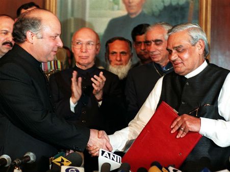 નવાઝ શરીફ કોણ છે : તસવીરોમાં તેમની જીવન સફર