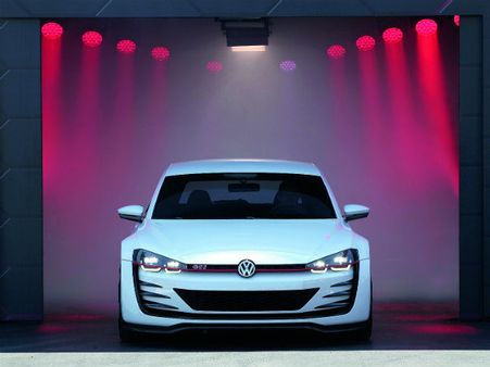 સ્પોર્ટી કારથી કમ નથી ફોક્સવેગનની આ ગોલ્ફ GTI