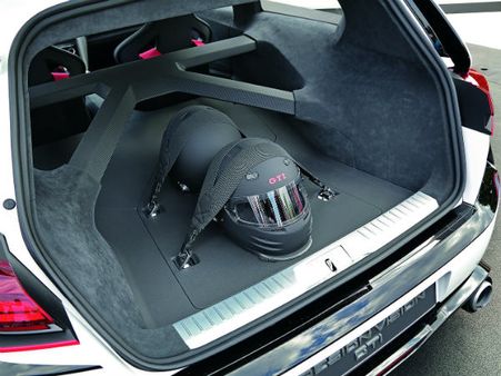 સ્પોર્ટી કારથી કમ નથી ફોક્સવેગનની આ ગોલ્ફ GTI