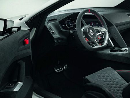 સ્પોર્ટી કારથી કમ નથી ફોક્સવેગનની આ ગોલ્ફ GTI