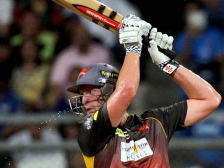 પોલાર્ડની સુનામીમાં ધોવાયું હૈદરાબાદ