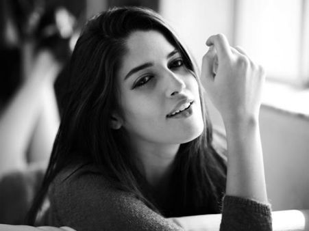 આઇપીએલના ખેલાડીઓની હોટ વાઇફ અને ગર્લફ્રેન્ડ્સ