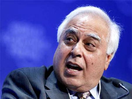 વોડાફોન સાથે સુલેહ માટે સરકાર તૈયાર : કપિલ સિબલ