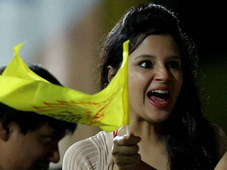 ધોનીની દરેક સફળતાઓની તેની પત્ની 'સાક્ષી' ધોનીની દરેક સફળતાઓની તેની પત્ની 'સાક્ષી'