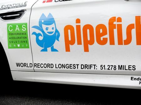 BMWની આ કારે લગાવી વિશ્વની સૌથી લાંબી ડ્રિફ્ટ BMWની આ કારે લગાવી વિશ્વની સૌથી લાંબી ડ્રિફ્ટ