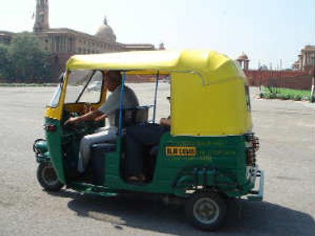 ઇમાનદારીનું ઉદાહરણ: રિક્ષા ડ્રાઇવરે પરત કર્યો 1.90 કરોડનો ચેક