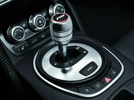 દેશની નંબર વન લક્ઝરી કાર નિર્માતા અંગે રોચક વાતો