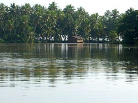 કેરળનું કોવલમ, અહી આવી કરો નેચરની ગોદમાં મોજમસ્તી