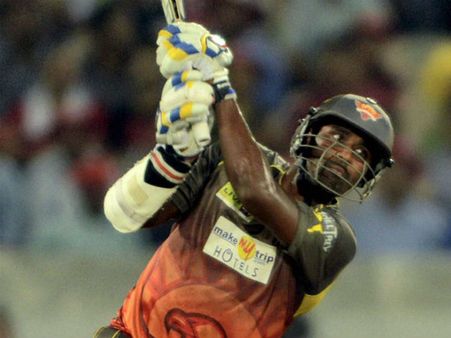 રોયલ્સ પર શાહી જીત સાથે નોકઆઉટની નજીક સનરાઇઝર્સ