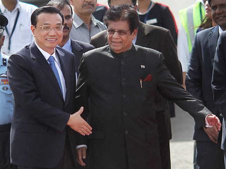 વિરોધની વચ્ચે ચીની પ્રધાનમંત્રીનો ભારત પ્રવાસ