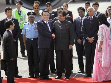 વિરોધની વચ્ચે ચીની પ્રધાનમંત્રીનો ભારત પ્રવાસ
