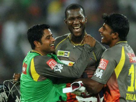 કોલકાતાને હરાવીને હૈદરાબાદનો પ્લેઓફમાં પ્રવેશ