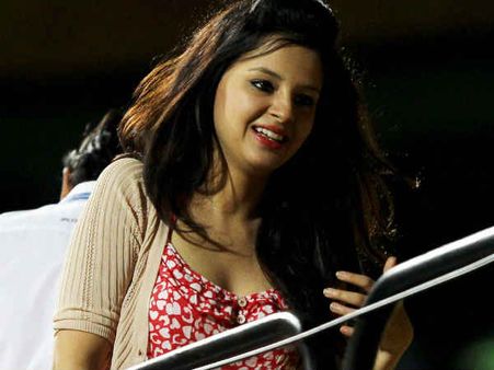 સ્પોટ ફિક્સિંગના તાર ધોનીની પત્ની સાક્ષી સાથે જોડાયા!?