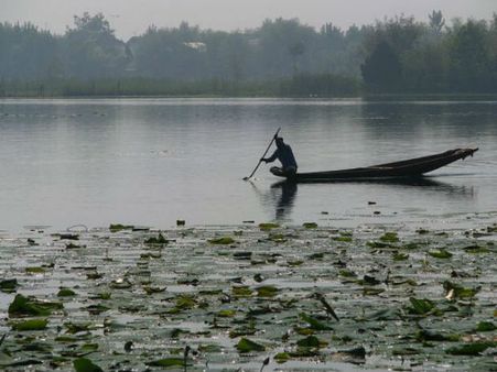 શ્રીનગરનું ઘરેણું અને કાશ્મિરનું મુગટ છે આ ઝીલ શ્રીનગરનું ઘરેણું અને કાશ્મિરનું મુગટ છે આ ઝીલ