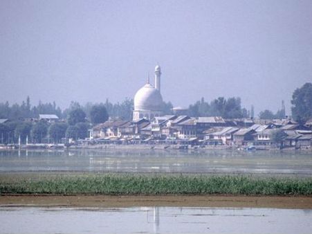 શ્રીનગરનું ઘરેણું અને કાશ્મિરનું મુગટ છે આ ઝીલ શ્રીનગરનું ઘરેણું અને કાશ્મિરનું મુગટ છે આ ઝીલ