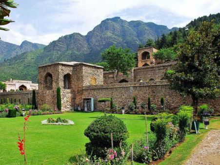 શ્રીનગરનું ઘરેણું અને કાશ્મિરનું મુગટ છે આ ઝીલ શ્રીનગરનું ઘરેણું અને કાશ્મિરનું મુગટ છે આ ઝીલ