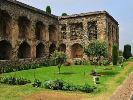 શ્રીનગરનું ઘરેણું અને કાશ્મિરનું મુગટ છે આ ઝીલ શ્રીનગરનું ઘરેણું અને કાશ્મિરનું મુગટ છે આ ઝીલ