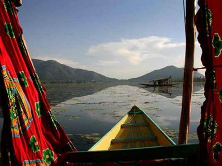 શ્રીનગરનું ઘરેણું અને કાશ્મિરનું મુગટ છે આ ઝીલ શ્રીનગરનું ઘરેણું અને કાશ્મિરનું મુગટ છે આ ઝીલ