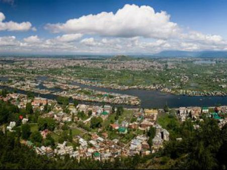 શ્રીનગરનું ઘરેણું અને કાશ્મિરનું મુગટ છે આ ઝીલ શ્રીનગરનું ઘરેણું અને કાશ્મિરનું મુગટ છે આ ઝીલ