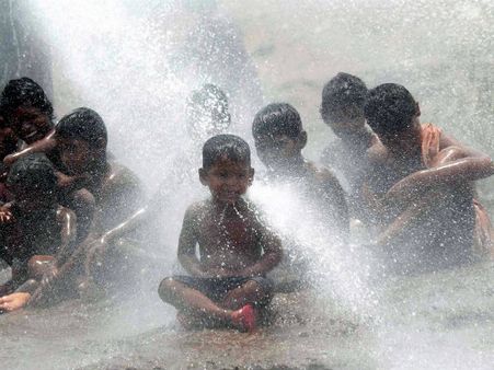 રવિના 'પ્રેમ'માં તપી ભૂમિ, દેશભરે સહી કાળઝાળ ગરમી