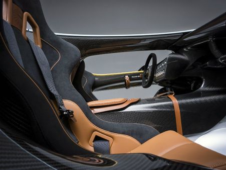 એસ્ટન માર્ટિને રજૂ કરી સીસી 100 સ્પીડસ્ટર