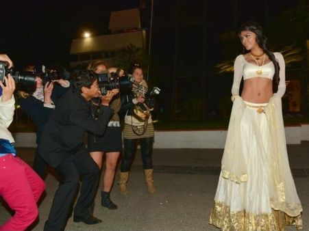 Pics : કૅન્સમાં ચોળી-લહેંગો પહેરી કામસૂત્ર પ્રમોટ કરતાં શર્લિન