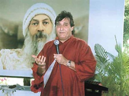 ઓશોની કાળી બાજુ : વિનોદ ખન્નાને સુપરસ્ટાર બનતા અટકાવ્યા હતા!!!