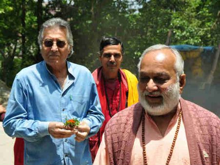 ઓશોની કાળી બાજુ : વિનોદ ખન્નાને સુપરસ્ટાર બનતા અટકાવ્યા હતા!!!