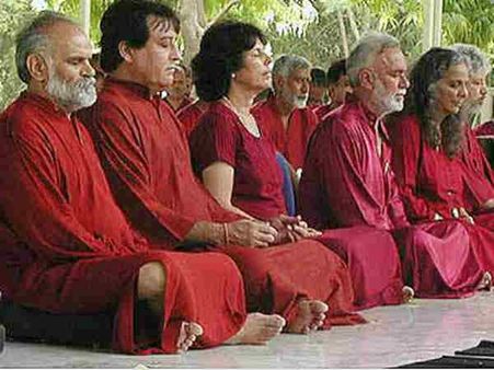 ઓશોની કાળી બાજુ : વિનોદ ખન્નાને સુપરસ્ટાર બનતા અટકાવ્યા હતા!!!