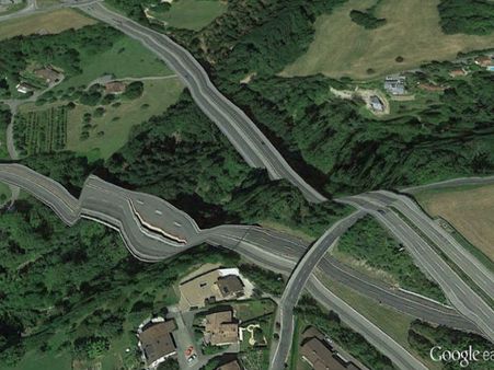 ગુગલ અર્થથી લેવામાં આવેલી ધરતીની કેટલીક તસવીરો