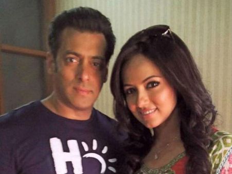 સનાની વહારે આવ્યાં સલમાન, નિર્દોષ ગણાવી