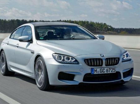 હોટેસ્ટ લક્ઝરી કાર્સ, જેને ચલાવવાનું હોય છે દરેકનું સ્વપ્ન