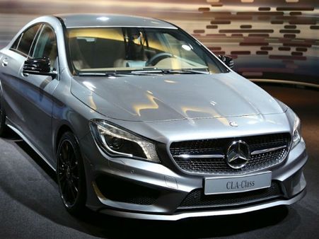 હોટેસ્ટ લક્ઝરી કાર્સ, જેને ચલાવવાનું હોય છે દરેકનું સ્વપ્ન