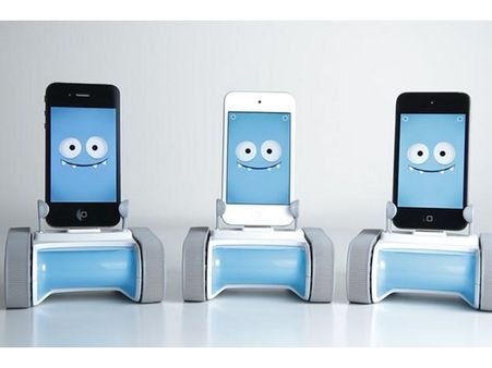 મળો સ્માર્ટફોન રોબોટ રોમોને