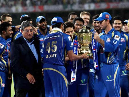 મુંબઇ ઇન્ડિયંસની જીતનો જશ્ન