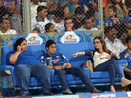 નીતા અને મુકેશ અંબાણીએ IPL ફાઇનલમાં હાજર રહેવાનું કેમ ટાળ્યું?