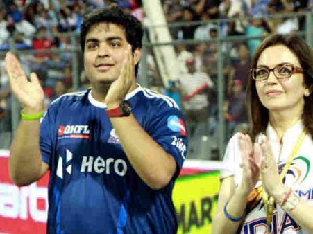 નીતા અને મુકેશ અંબાણીએ IPL ફાઇનલમાં હાજર રહેવાનું કેમ ટાળ્યું?