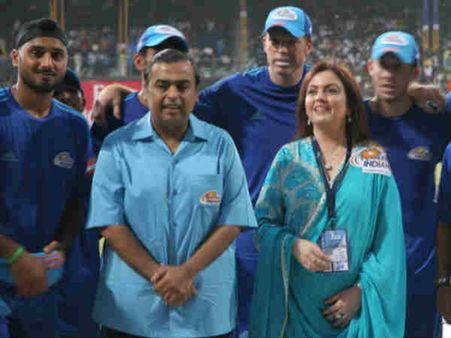 નીતા અને મુકેશ અંબાણીએ IPL ફાઇનલમાં હાજર રહેવાનું કેમ ટાળ્યું?