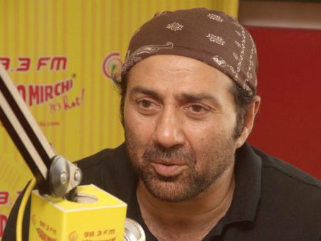 સમય ને નાણાનો વ્યય છે ફિલ્મ પ્રમોશન : સન્ની દેઓલ