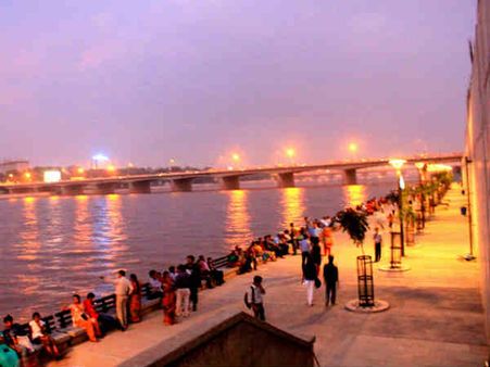 સાબરમતી રિવરફ્ર્ન્ટ ખાતે બનનાપું અમદાવાદ વ્હીલ 150 મીટર ઊંચું હશે