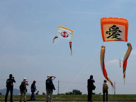 જાપાન કાઇટ ફેક્સિટવલ : વિશ્વના બધા જ ધ્વજ એક પંતંગમાં!!!