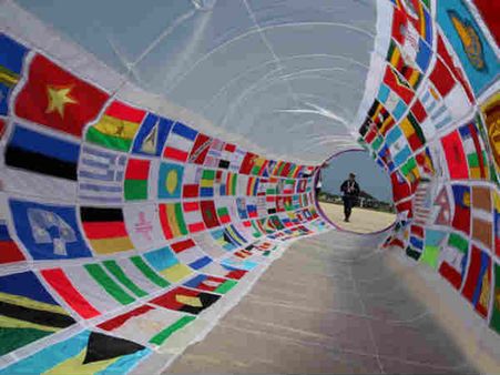 જાપાન કાઇટ ફેક્સિટવલ : વિશ્વના બધા જ ધ્વજ એક પંતંગમાં!!!