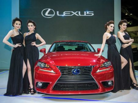 હોટ બેન્સની હાજરી, બેન્કોક મોટર શો બન્યો વધુ હોટ