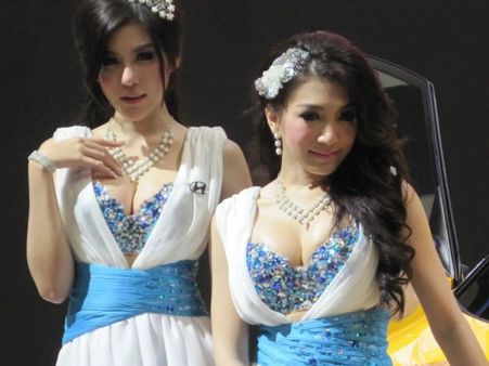 હોટ બેન્સની હાજરી, બેન્કોક મોટર શો બન્યો વધુ હોટ