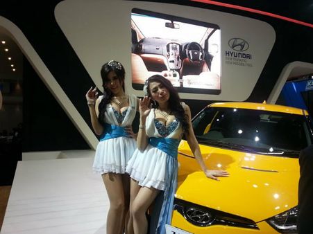 હોટ બેન્સની હાજરી, બેન્કોક મોટર શો બન્યો વધુ હોટ